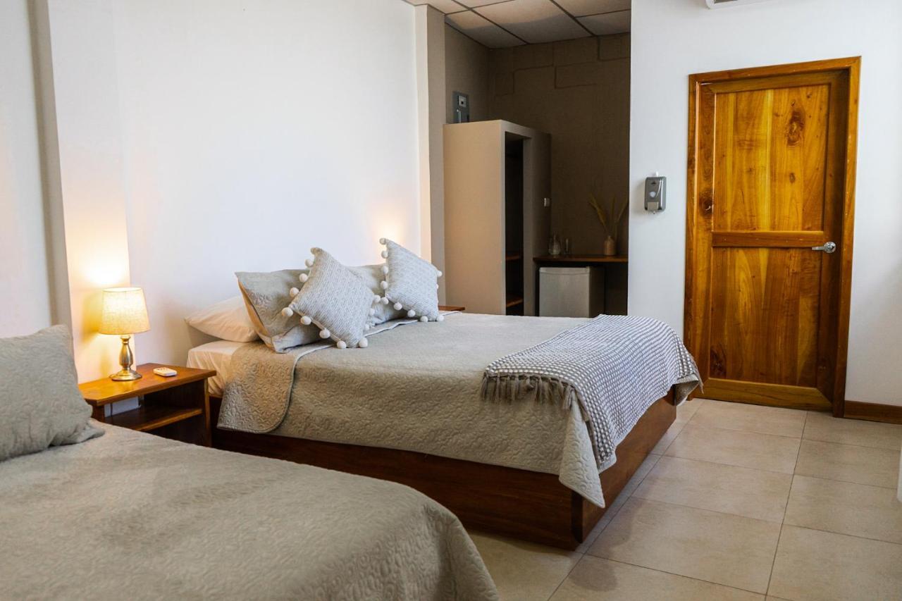 Hotel Ayre By Baltra بويرتو أيورا المظهر الخارجي الصورة