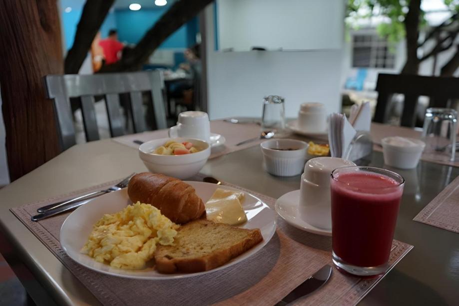 Hotel Ayre By Baltra بويرتو أيورا المظهر الخارجي الصورة