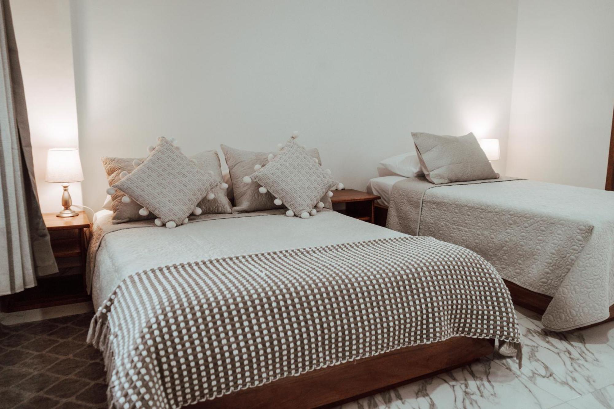 Hotel Ayre By Baltra بويرتو أيورا المظهر الخارجي الصورة