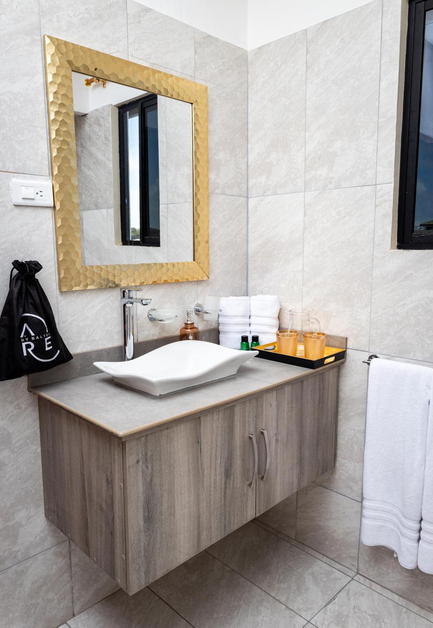 Hotel Ayre By Baltra بويرتو أيورا المظهر الخارجي الصورة