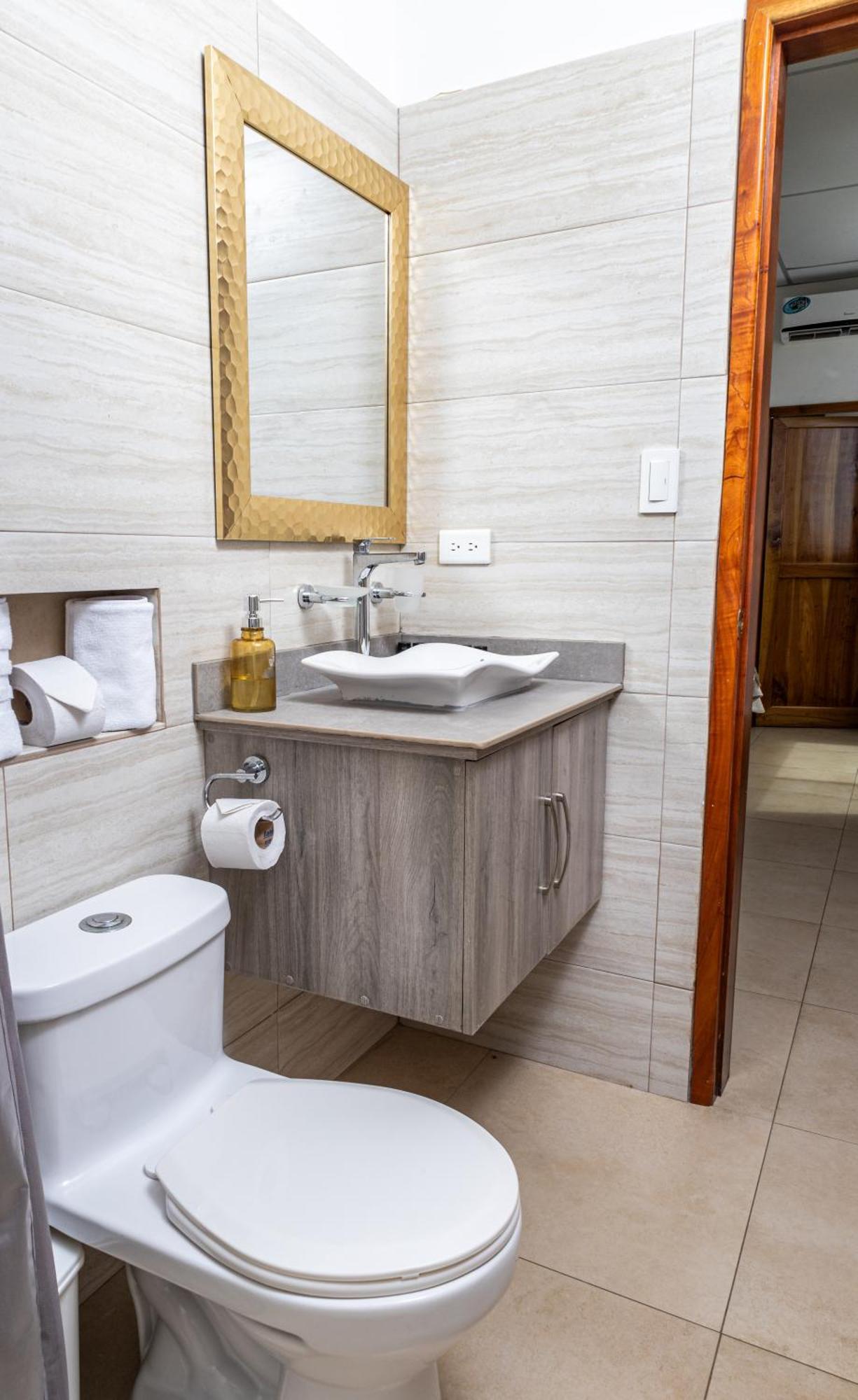 Hotel Ayre By Baltra بويرتو أيورا المظهر الخارجي الصورة
